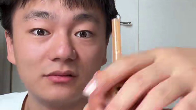 拍完这期我想把杨俊豪断舍离掉，谁要？？ #杨俊豪的自嗨日常 #闺蜜日常