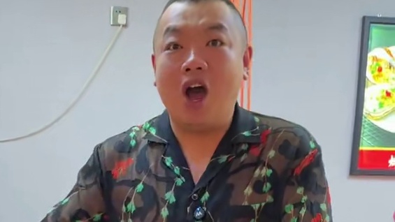 满满一大锅五斤红焖羊蝎子，四个人吃不完，（95五斤）抓紧团，