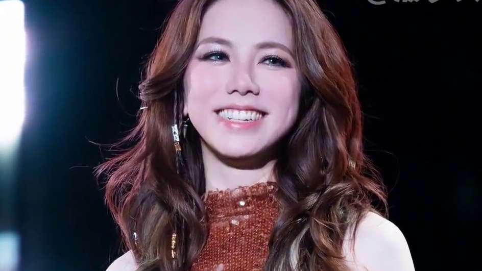 #邓紫棋鸟巢旗舰版舞台 又开眼了！北京窝来啦！！！#邓紫棋巡演最新超大舞台期待邓紫棋巡演最新舞台