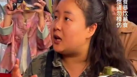 跟闺蜜一起来挑战2斤半豌杂面，不愧是好姐妹食量速度都差不多！#重庆小面 #豌杂面#这一碗好过瘾#好吃