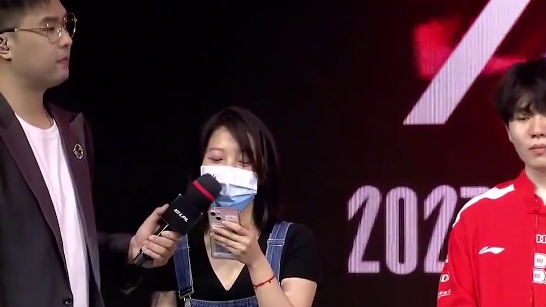 TES疑似蹭黑猴热度，女粉怒批运营夹带私货：辱女游戏你也蹭？