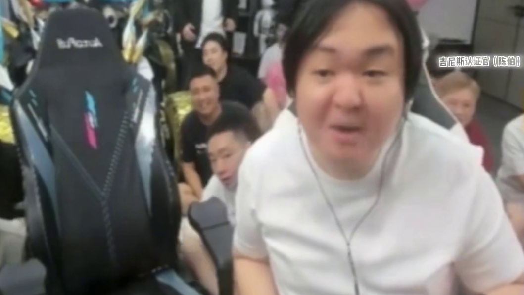 #陈伯全能王 #qq飞车 恭喜熊梦琪一举夺得第一届“春天杯”冠军 早期直播透露自己和陈伯的相识经历