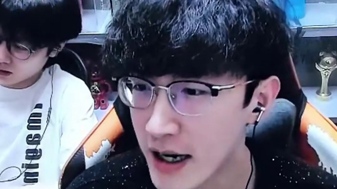 蔡哥花钱请的演员？ #逆水寒手游  #我浮夸真的要强 #逆水寒全民制作人