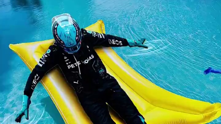 什么时候才能看到拉姐的meme不笑啊～#拉塞尔 #乔治拉塞尔  #整活 #沙雕日常 #沙雕迷惑行为