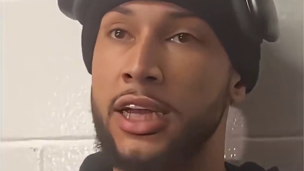 西蒙斯重返费城，遭遇全场球迷狂嘘！费城市长归位！