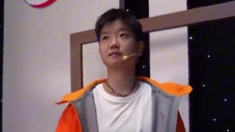 莎局拍照片这个气质绝了。#冠军驾到