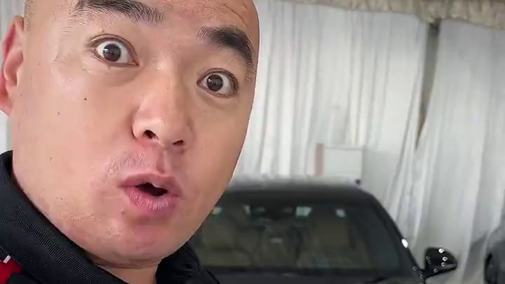 轿车和SUV该如何选择？
#奔驰 #撸车日常 #买车那点事儿