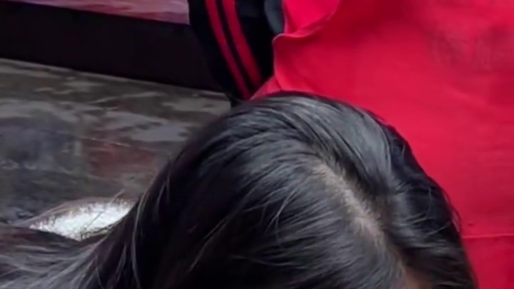 阿姨的螺蛳粉太好吃了，美女每个月都要买5箱！ #螺蛳粉