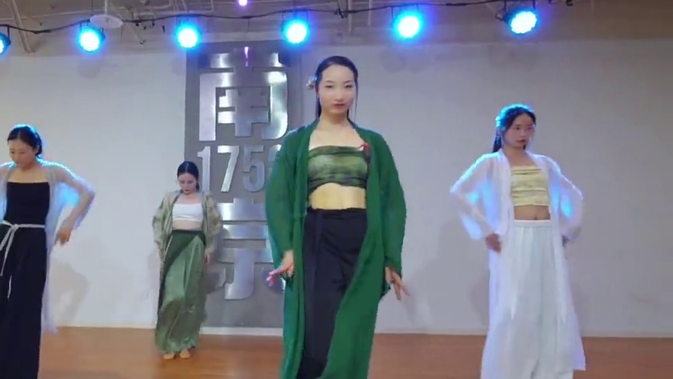 一颗狼星【倒转】 #戴萍编舞 #国风 #舞蹈