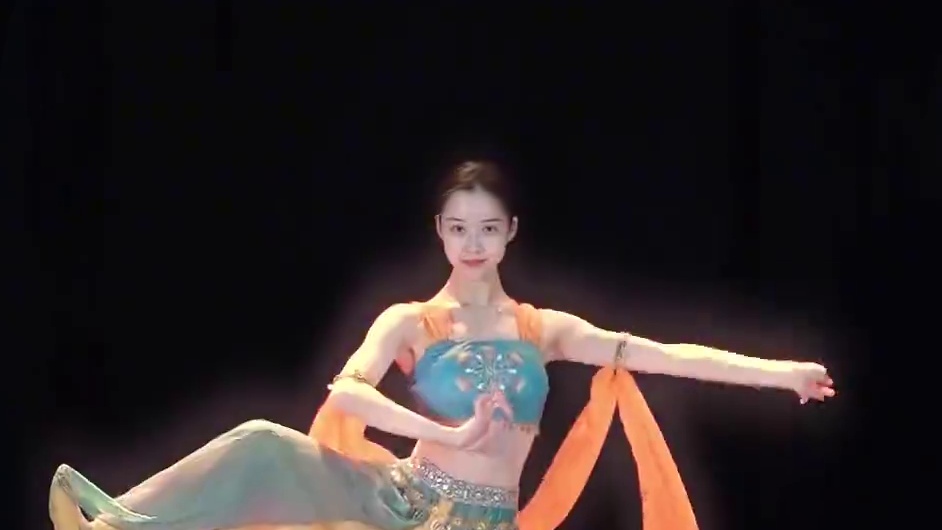 《丝路幻影》千年一梦入敦煌‍♀️ 原创