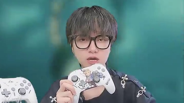 魔阁游戏手柄，今晚7点首播，三重好礼，福利满满！！