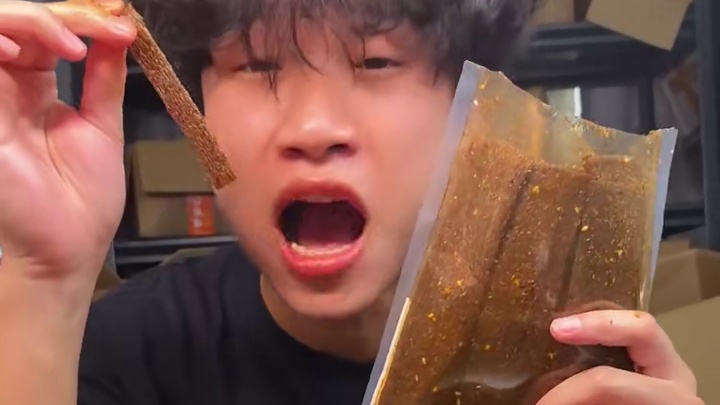 吃起来又麻又辣，一口下去嚼劲十足，满嘴爆汁，太过瘾了#无辣不欢 #妈呀太香了 #好吃到停不下来