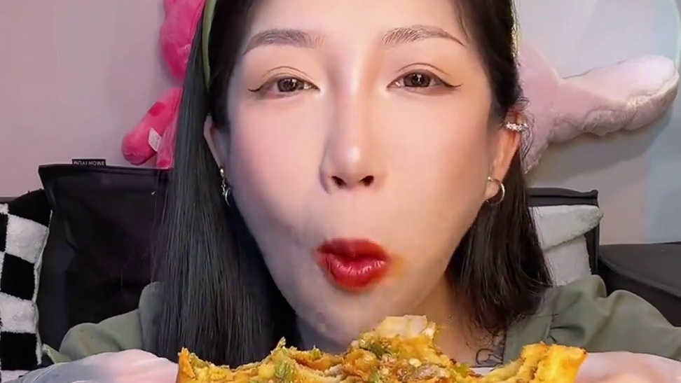 #快吃吧大馋丫头 谢谢俺的小姐妹们 爱你们