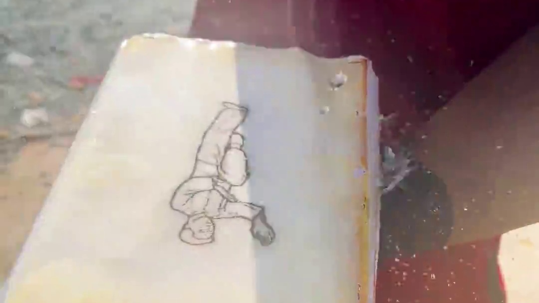 ToRung搞笑 肌肉哥做好事
#搞笑#解压#哈哈哈娱乐一下 #意不意外