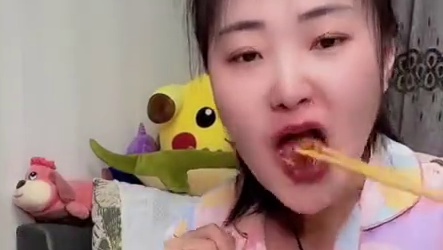 小姨子套路姐夫干掉两碗面，姐夫吃面包充饥#记录真实生活 #妈呀太香了 #好吃到停不