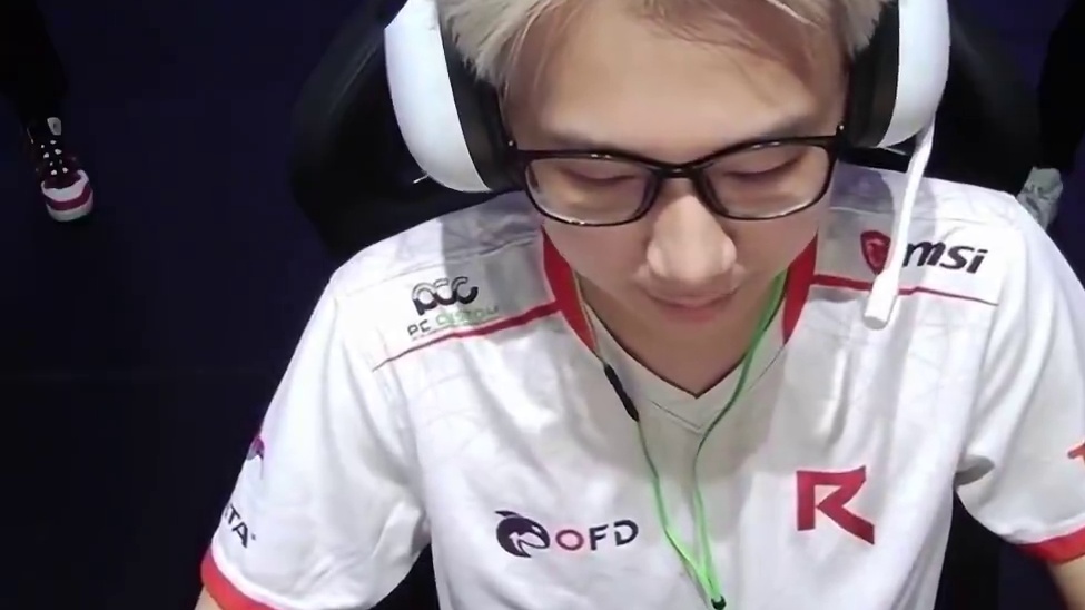 奶思被警告，神猪讲述以前CFS的时候如果警告两次的话直接全图判负，不让一直在后边说话#2024CFS