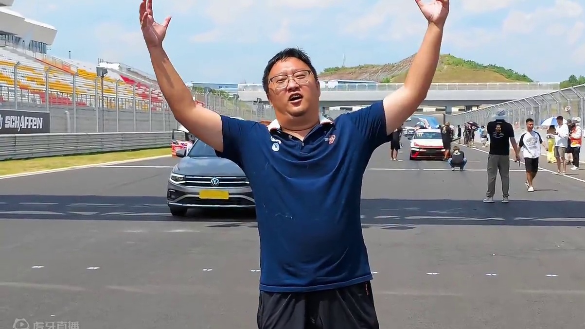 抱脸虫看了直哆嗦 | 这是一条有温度的赛车视频 #天府国际赛道 #汽车文化 #赛车运动 #热成像 #