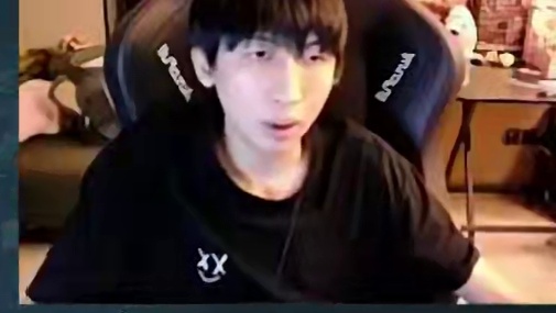 小超梦黑神话悟空大战小黄龙，还剩半血惨遭秒杀，这就是闪电五连击伤害！