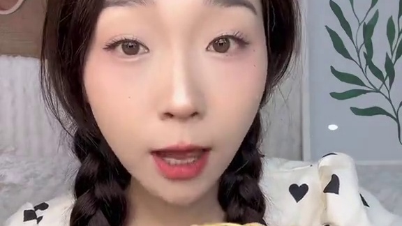 李海龙冲泡版本麻辣烫，泡的话不那么黏糊，但是味道都很足～#一起吃饭吧 #嗦粉 #李海龙麻辣烫