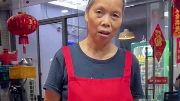 200斤重量级选手来挑战阿姨的螺蛳粉！#螺蛳粉