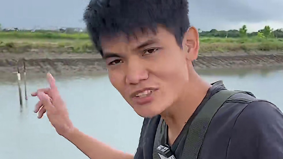 抽干个海水塘开盲盒，会遇到什么大物？