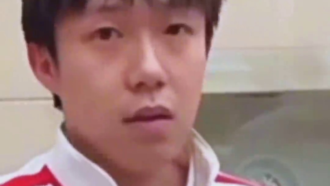 莎莎还没去香港就惦记香港美食了，大头面对采访直接懵了，覃海洋都忍不住笑了，希望两小只香港之行开开心心