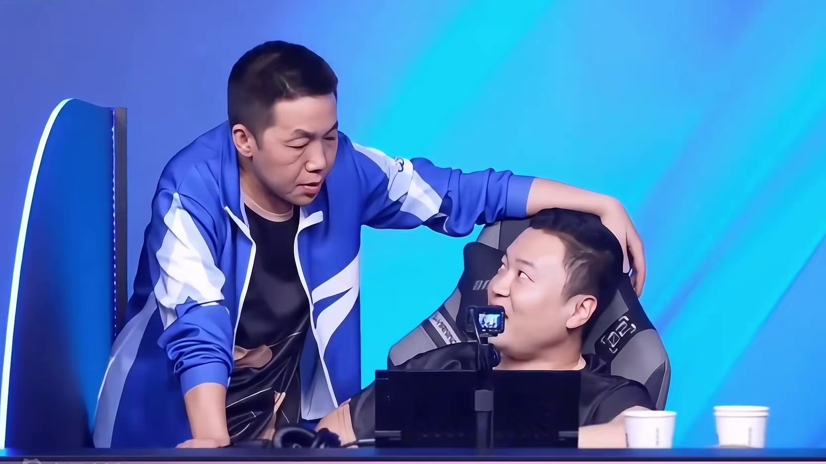 “掘开”与“逍遥”难兄难弟狂挨3炸，常在河边走哪有不湿鞋 #斗地主 #斗地主残局 #jj斗地主 #掘