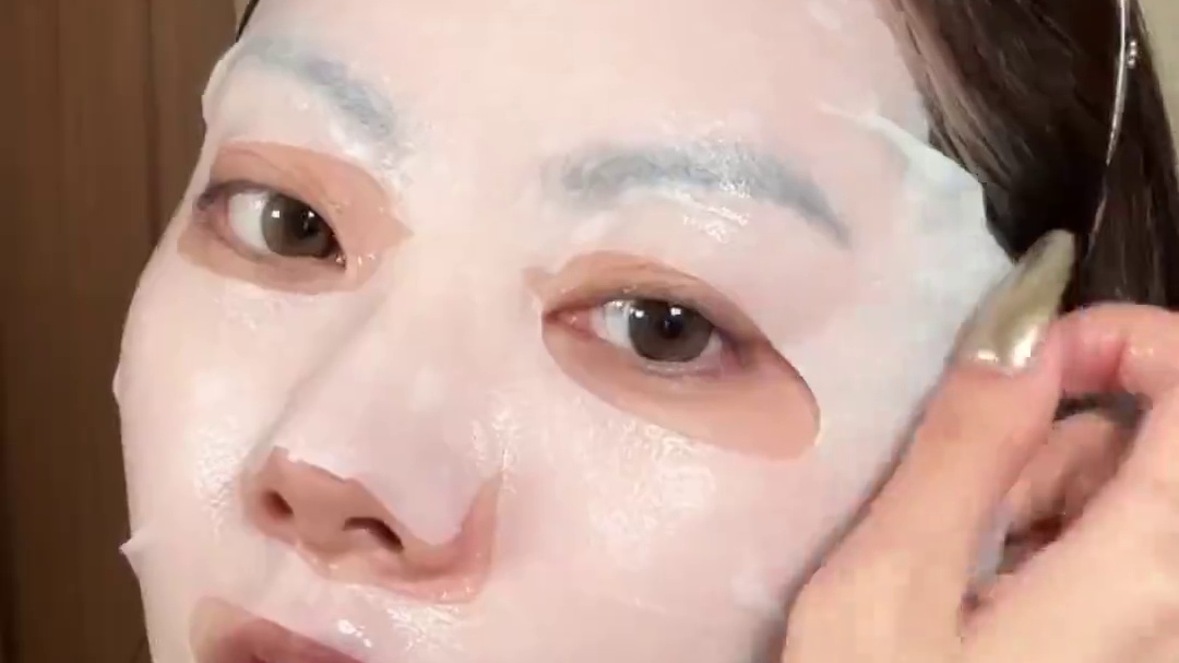 丸美，你个活爹！猛淡纹还能强修护？谁教你这么卷的！#护肤#抗老#敏感肌#二代丸美胶原小金针