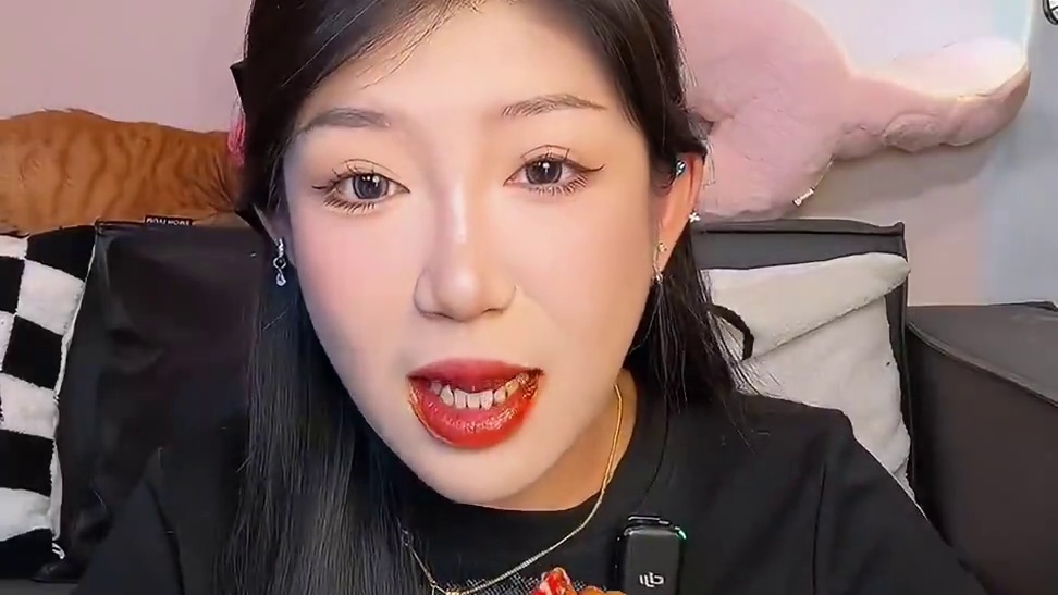 干粉炒之前提前泡泡 干粉口感特别好 能吃辣的姐妹可以直接爆辣魔鬼辣 不能吃辣的姐妹可以中辣 加点自己