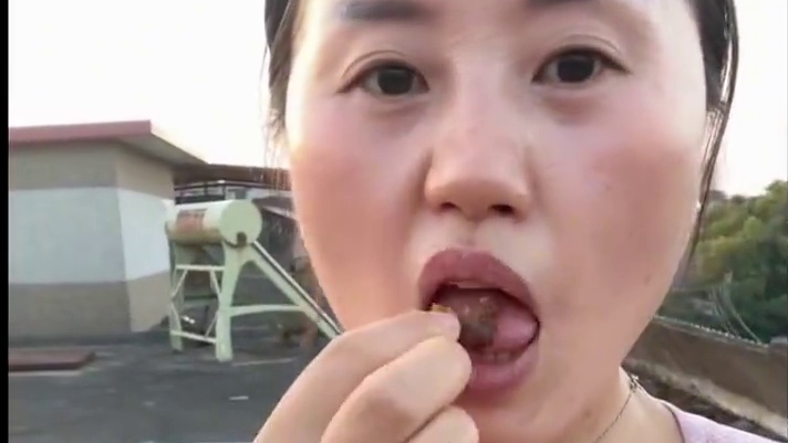 每一道工序都蕴含着汗水与心血，不仅仅是一种家乡特色零食，更是一种情怀，对生活的热爱，它们带着土地的气