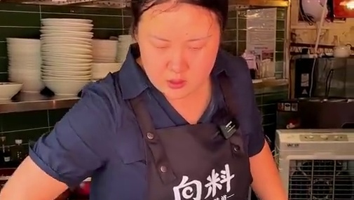 今天发生了一件事，胖妹真的是太感动了！
#重庆小面 #重庆美食 #小面调料 #好吃到停不下来 #妈呀