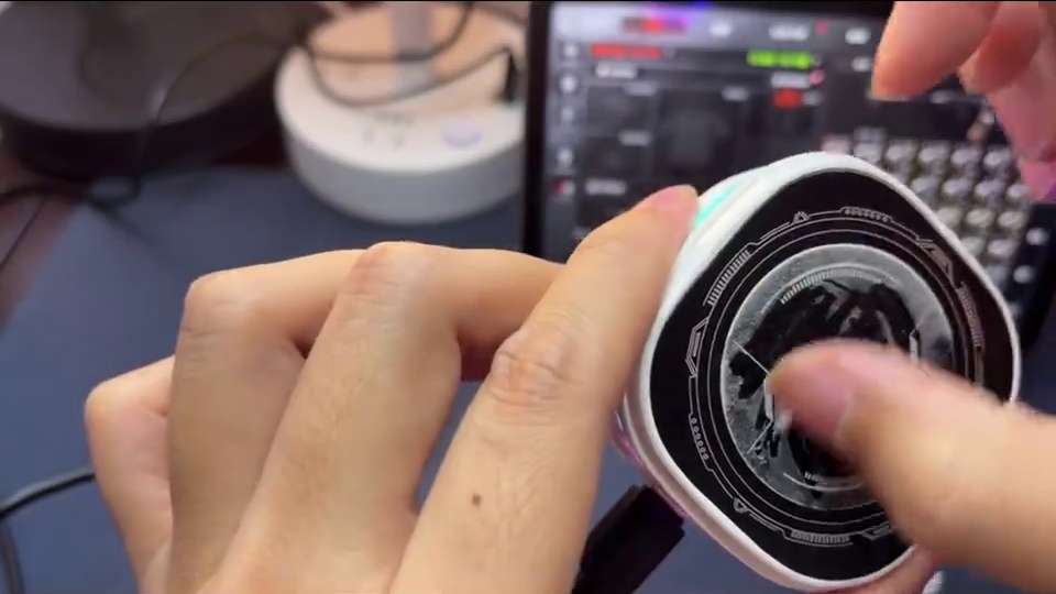 一分钟就结冰的手机平板散热器！很多大主播都在用！ #手机散热器 #加分象散热快