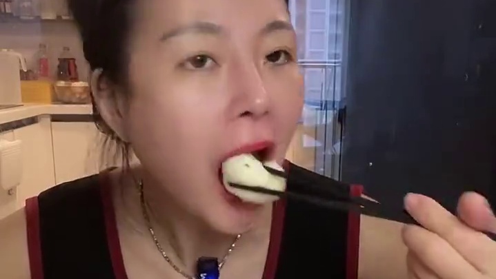 #好好吃饭好好生活 #晒美食是对平凡生活的热爱 #还没到中秋就馋月饼了 #从来没吃过这么好吃的东西 