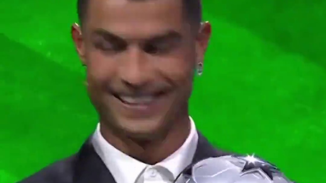 183场140球！官方：C罗 获颁欧冠 历史最佳射手特别奖！