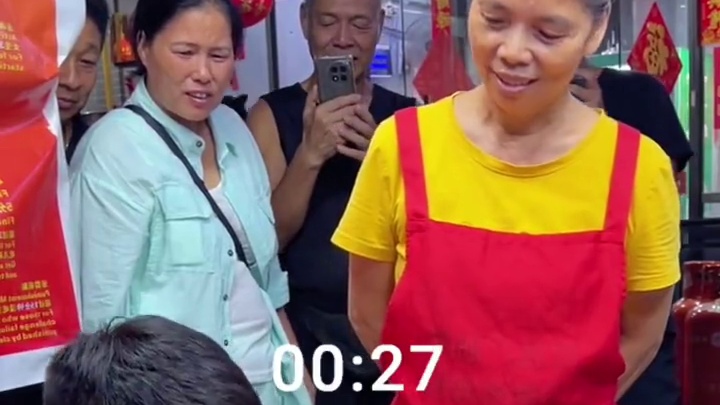 河南”暴风式”嗦粉第一人，轻轻拿走5000奖金！