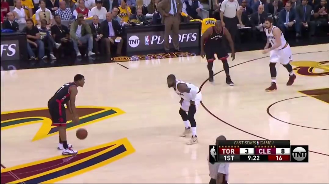 你的青春拍了拍你，向你发起了收看邀请！曾经的詹欧，只需一个手势便知该如何。打板空接暴扣，属于克利夫兰