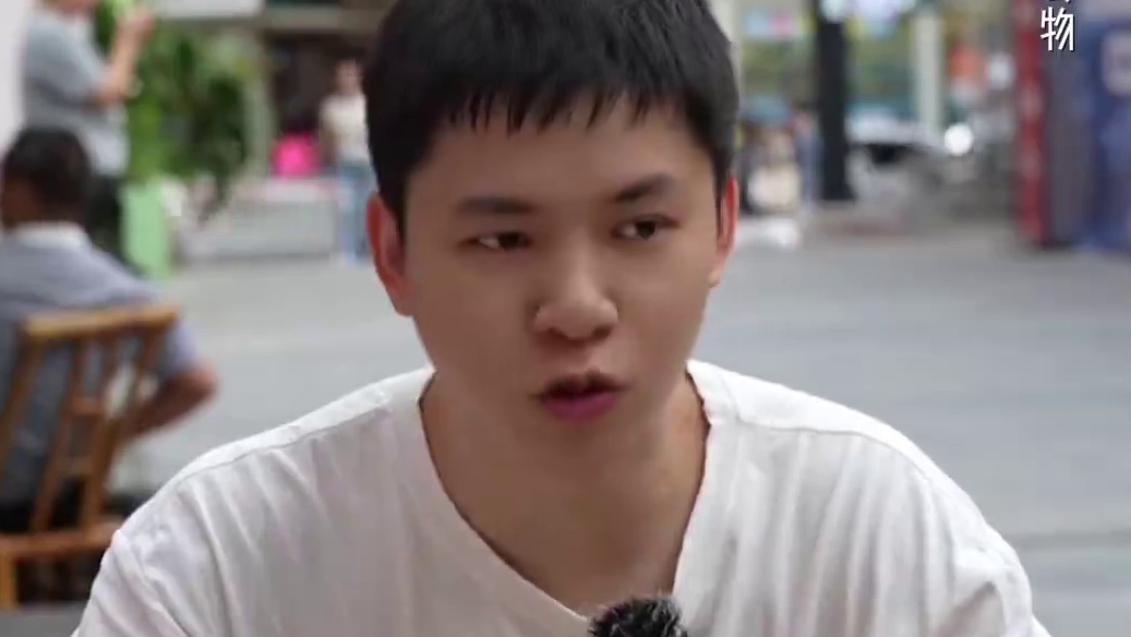 今天是吃超大果冻挑战，你觉得自己能吃多少？