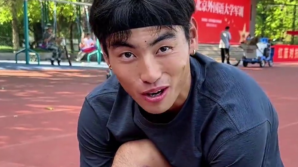 敢不敢？你敢说我就敢做！#足球鞋#挑战 #400米