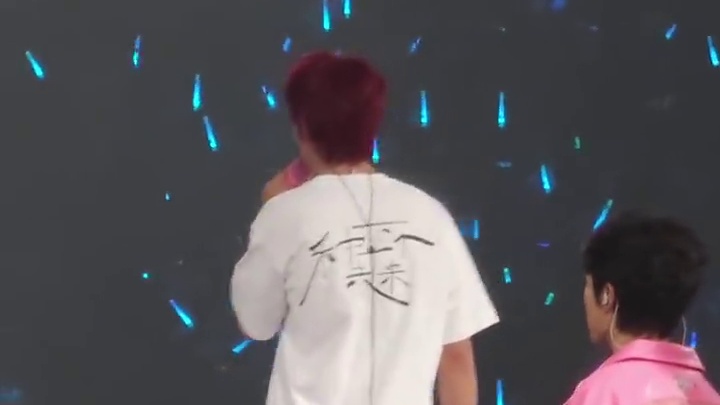 十个勤天佛山演唱会全体粤语和粉丝打招呼#十个勤天佛山演唱会 #蒋敦豪 #何浩楠赵一博 #李昊赵小童 