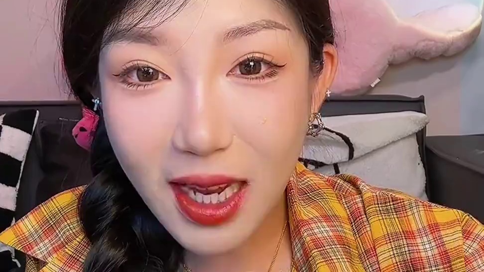 泡面好吃 特别入味辣辣的那种！汤拌干拌都好吃 特别能吃辣的姐妹们可以试试干拌 很辣但好吃 #曹氏方便