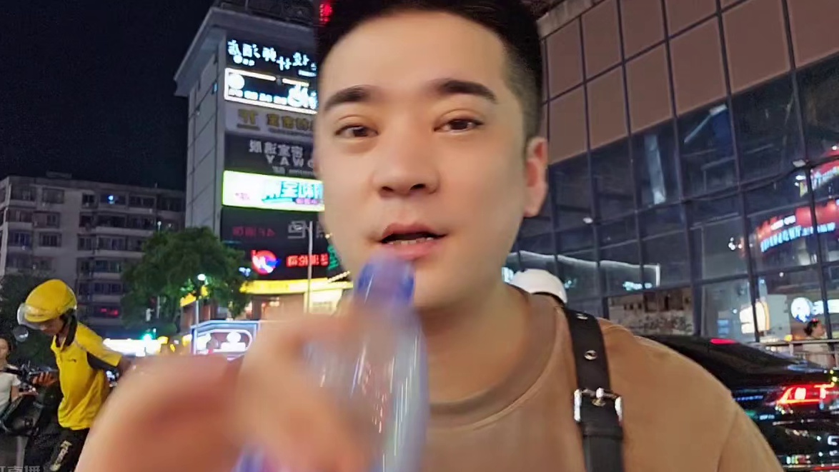 【盛世-户外小易】兄弟们我游戏账号被封了，真的好难受啊！