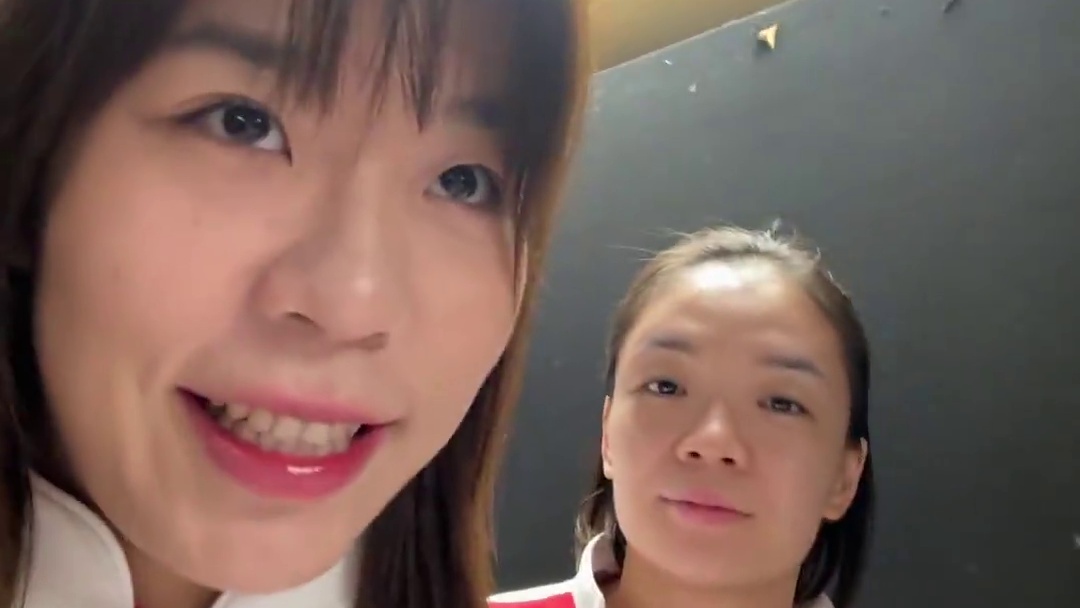 我们的“vlog之神”凡姐，又带着她的巨作走来啦
#贾一凡 #运动员香港之行 #vlog #冠军