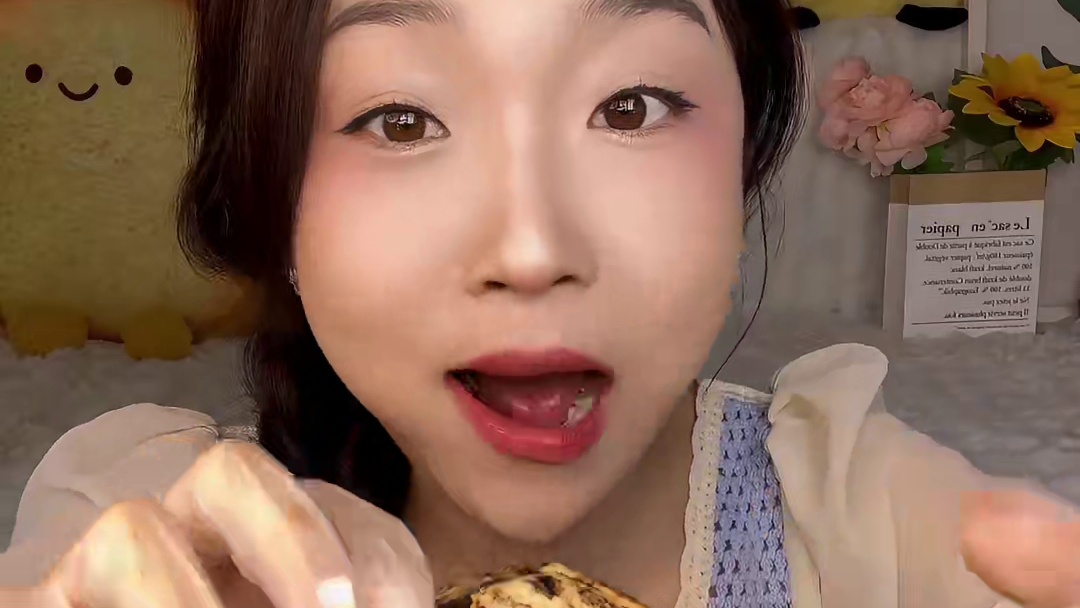 卡卡业的吐司！厚切3.5cm ！纯奶和面，奶香味很足！！！！
巧克力：299大卡 95g
牛奶原味：