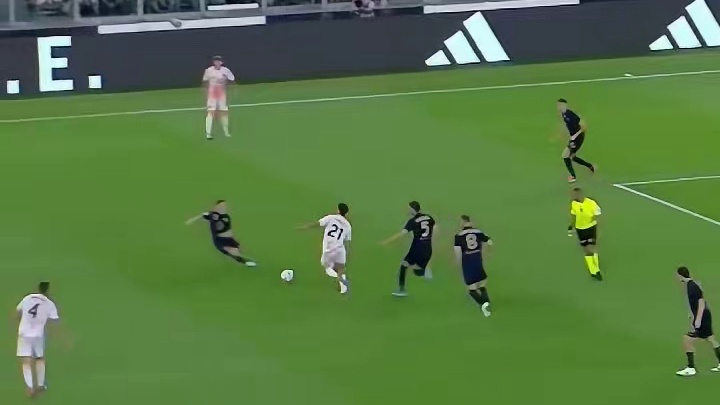 来认识下尤文的新7号