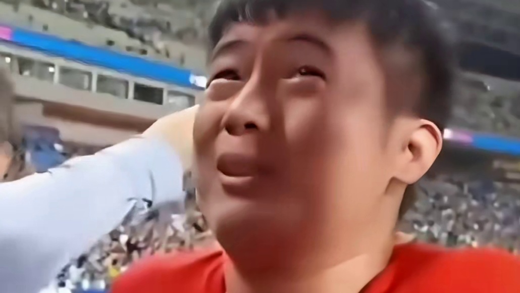 芬兰人十分热爱和看重体育运动。在芬兰，国家教育部、芬兰大众体育协会和部分全国性体育协会每4年就会联合