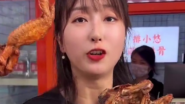 排小悠套餐组合来了 2个鸡腿➕2根年糕都不到10块#炸串 #特色小吃