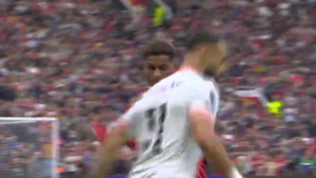 范迪克：在下半场我无聊的时候，我会传球给拉什福德，然后抢回来