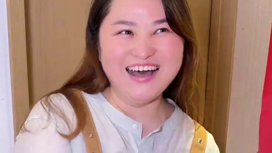 没想到在河西做个半贴也才50多块钱 我自己都想做副美甲了！#小黑瓶美甲