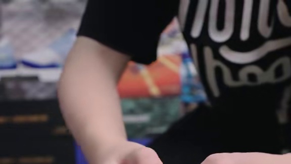 田径小将VS沃兰迪正版联名  #沃兰迪911梦幻闪电跑鞋 #沃兰迪   #田径小将  #体测鞋  #