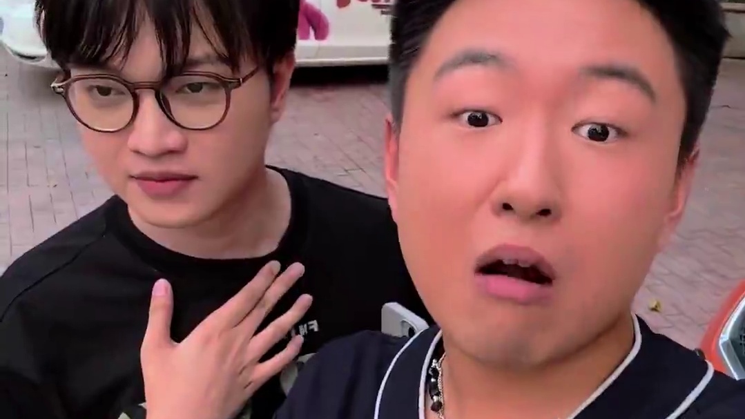 过两天带教官一起去吃#成都美食